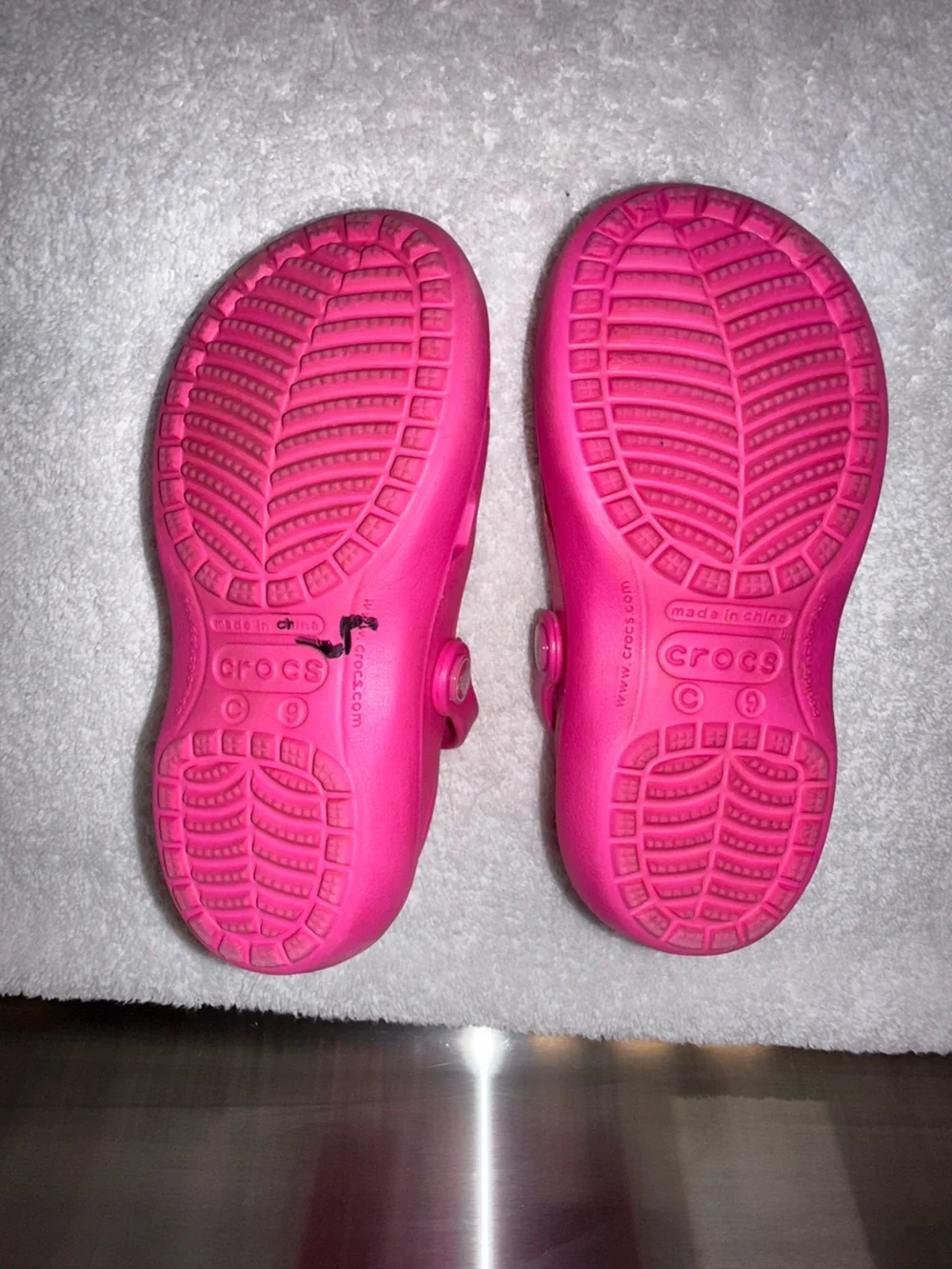 CROCS vibrant pink